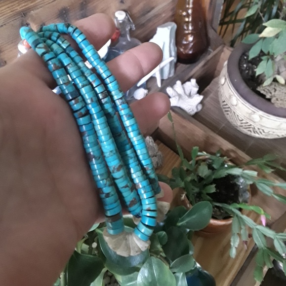 🚫SOLD🚫 Navajo Heishi Turquoise Choker Necklace - Picture 7 of 7
